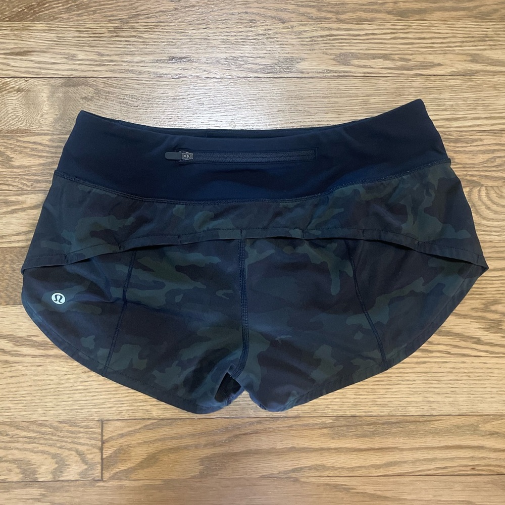 LULULEMON Speed-Up Shorts - Incognito Camo Multi Gator Green & Black - Sz 4 - Picture 6 of 11